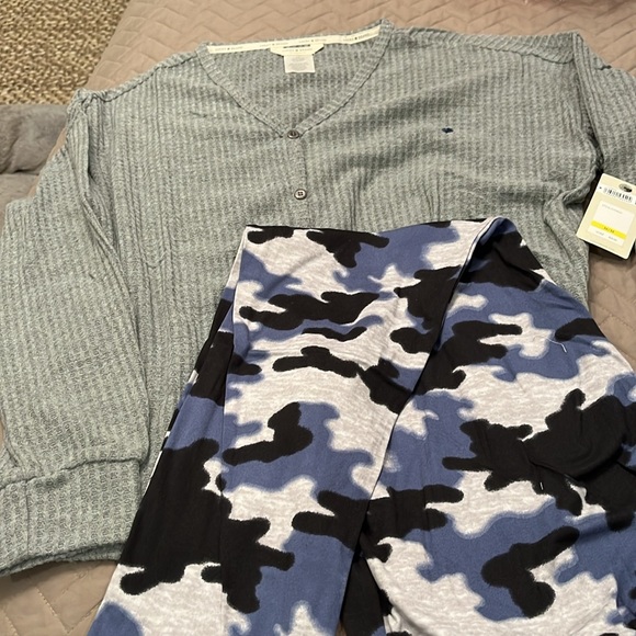 Lucky Brand Button Up Pullover Camo Sleep Set / NWT / Size M - Picture 7 of 11